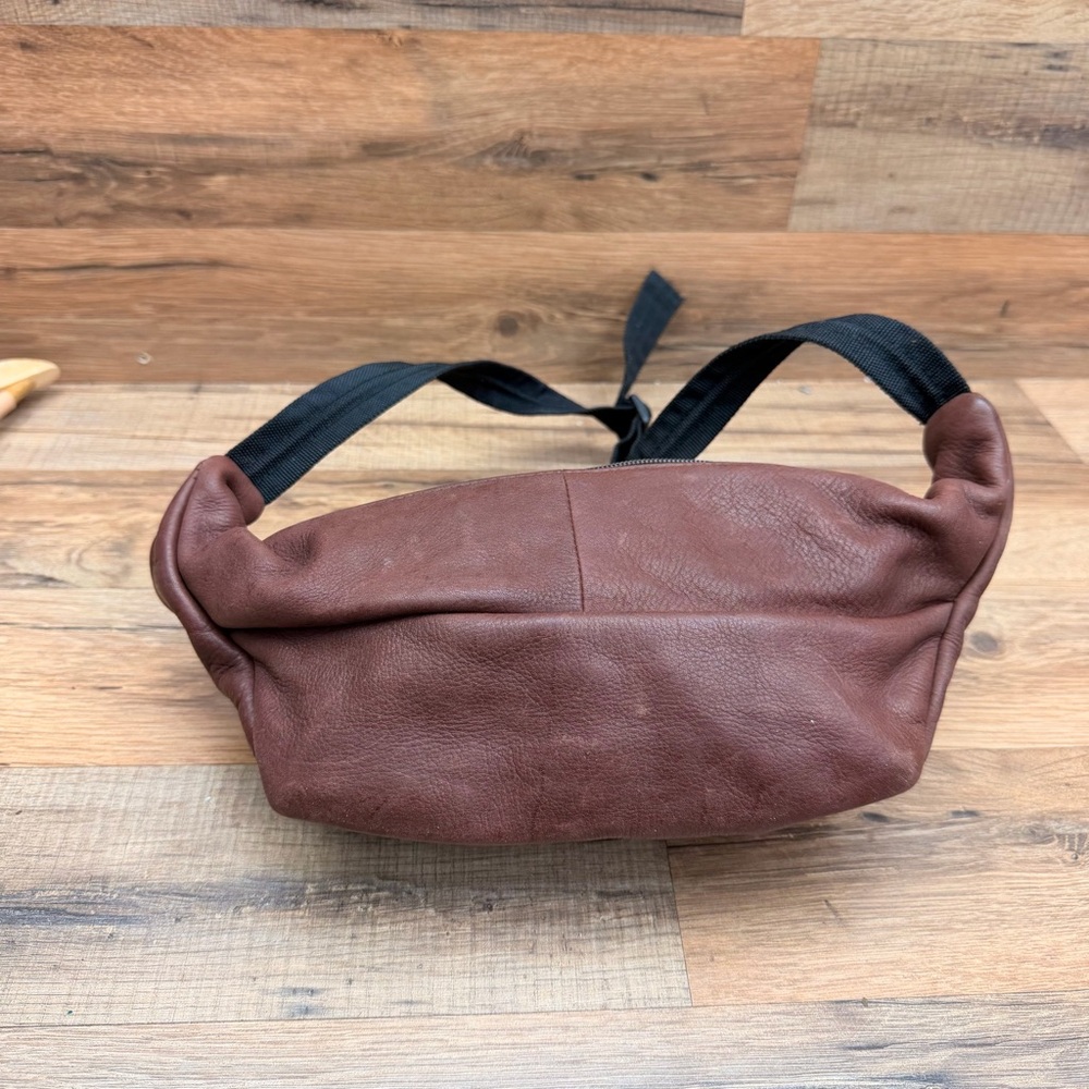 LL Bean ravel Brown Leather Waist Bag Traveler Zip Belt Pack - Picture 4 of 8